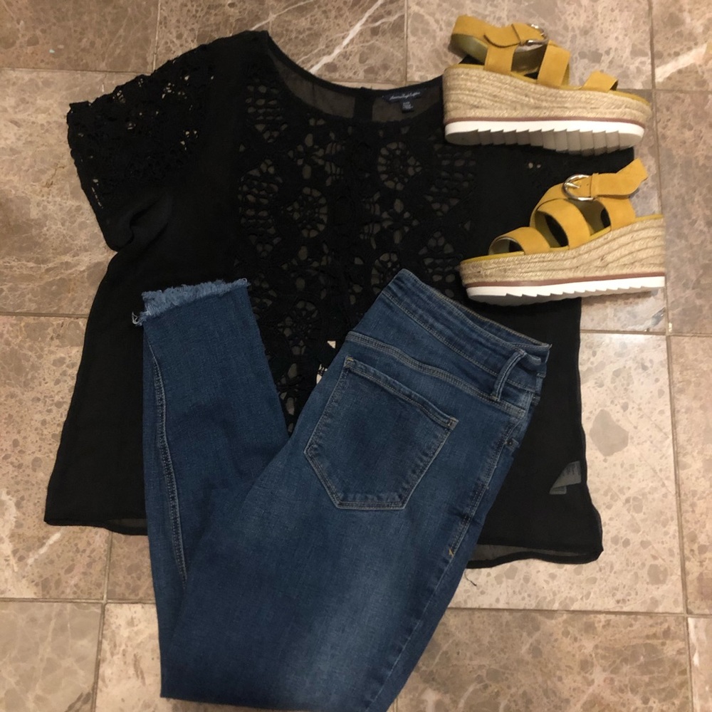 American Eagle Floral Blouse